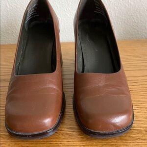 Elegant Naturalizer Brown Women's Shoes